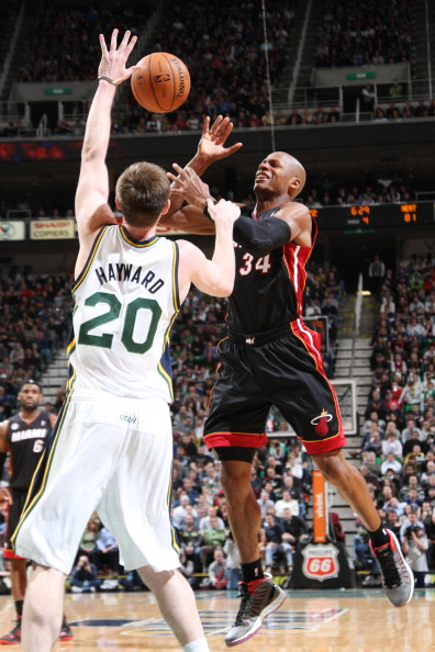 正在扼杀足 正在扼杀足